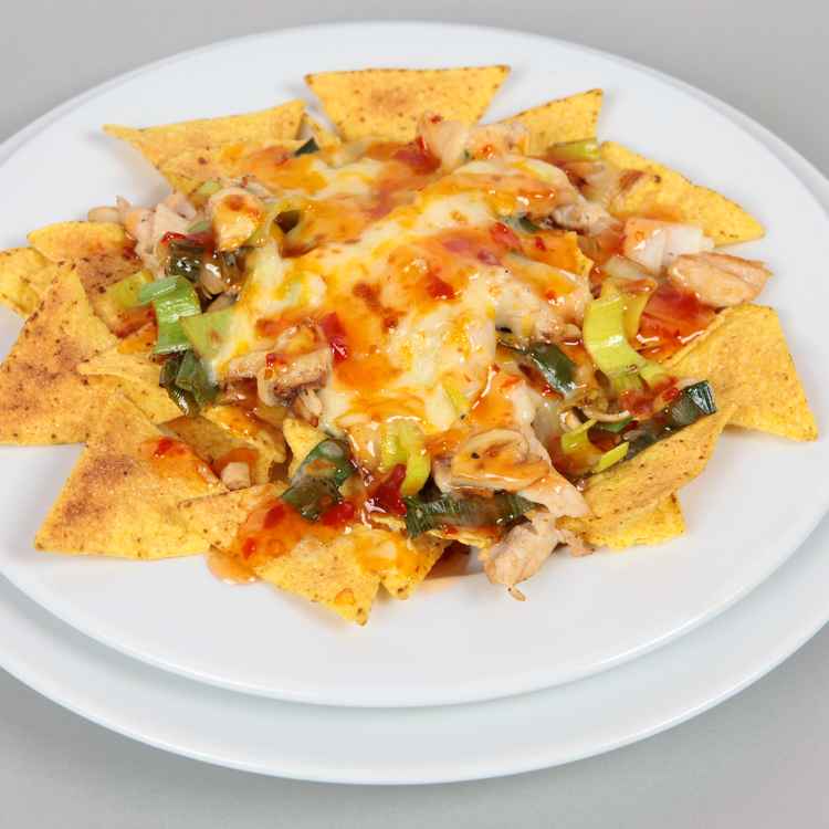 Nachos mit Käse überbacken