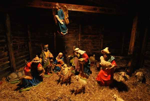 große Krippe am Weihnachtsmarkt....