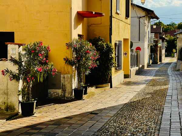 Italienische Gasse im Abendlicht
