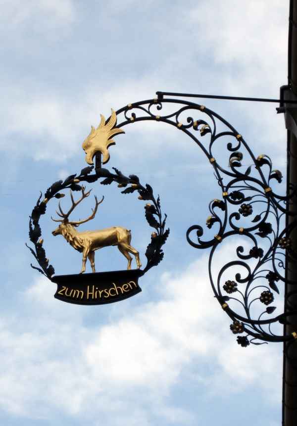 Zu Hirschen