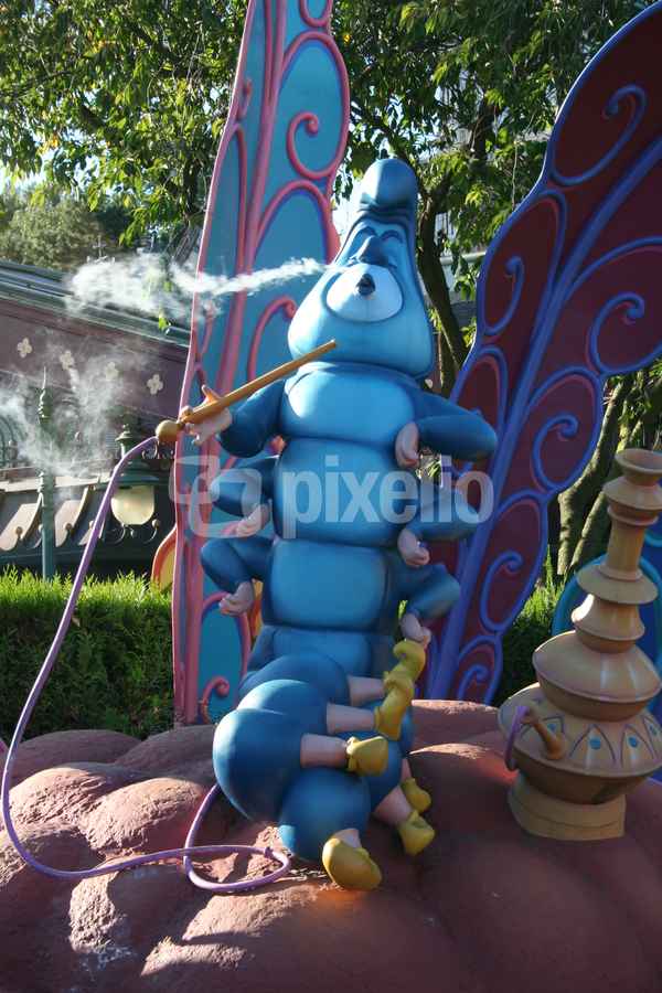 Raupe aus Alice im Wunderland