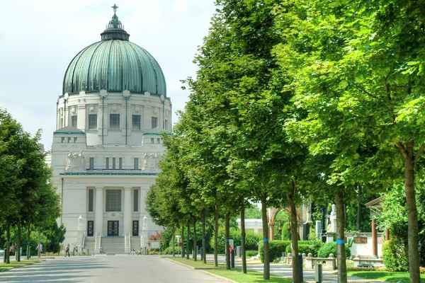 Karl-Borromäus- Kirche