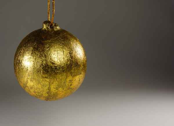 Goldene Weihnachtskugel 1