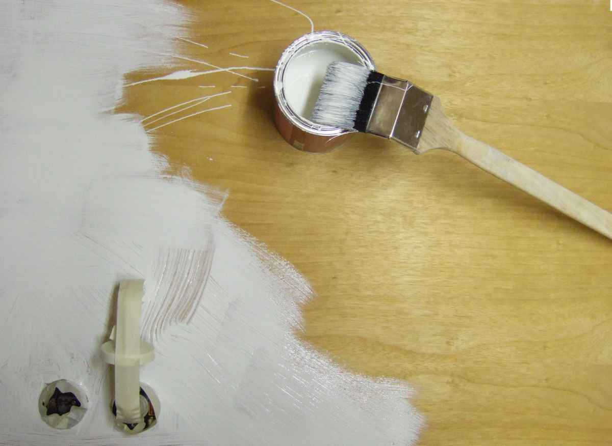 Türanstrich mit weiß