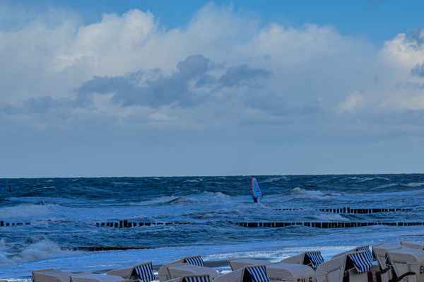 Surfer beim Wellentanz