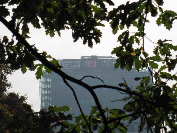 Bahn-Tower Berlin en detail