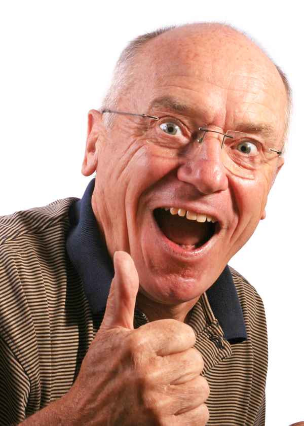 Senior begeistert - Daumen hoch