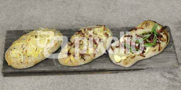 Flammkuchen in drei Varianten