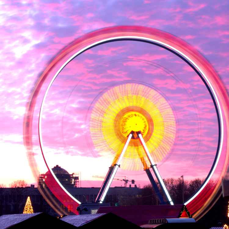 Weihnachtsmarkt mir Riesenrad