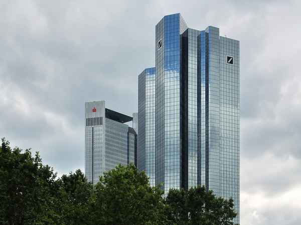 Wolken über der Finanzwelt