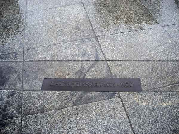 Kennzeichnung des Berliner Mauerverlaufes