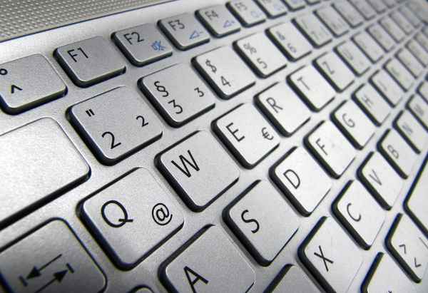 Tastatur metallic 2