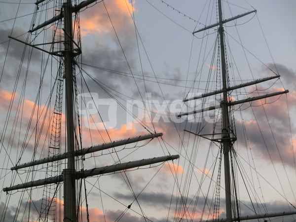 Masten am Abend