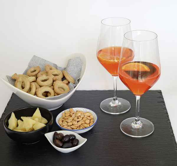 Aperitif, Aperitivo