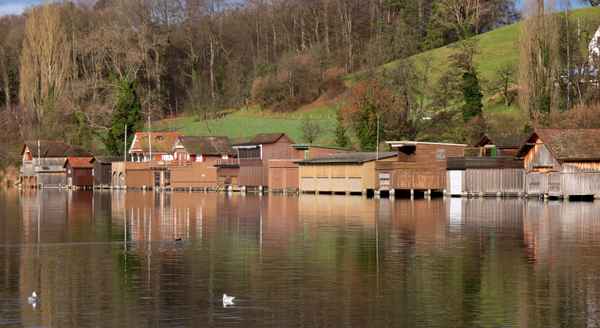 Winterruhe bei den Bootshäusern