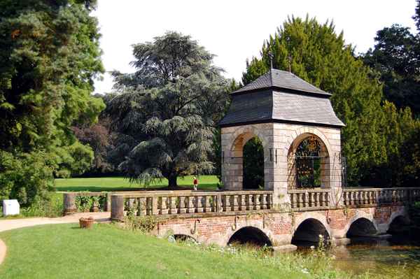Schloss Dyck zu Jüchen, Brücke über den Wassergraben #2