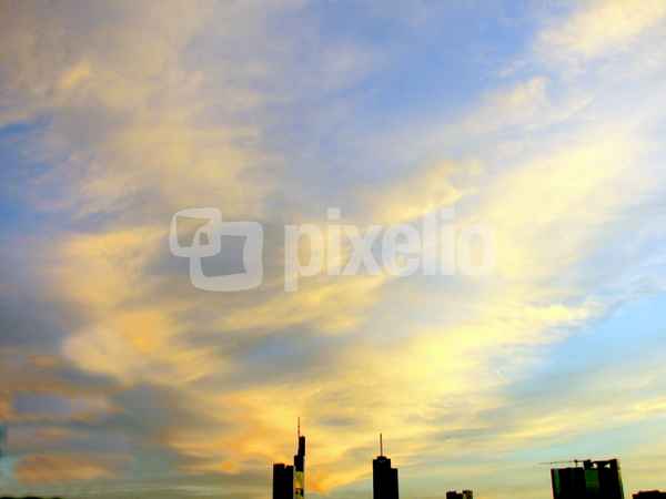 Himmel über Frankfurt am Morgen