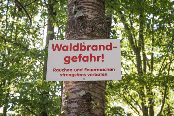 Waldbrandgefahr - Warnschild