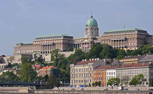 Budapest - der Königspalast . . . .