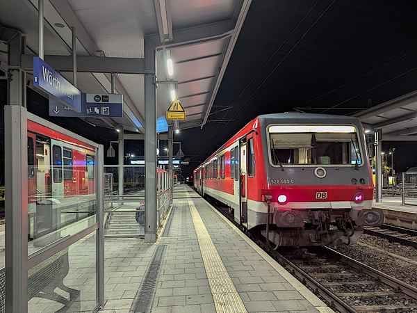 BR 928 in Bahnhof Wörth