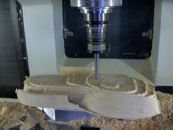 CNC Fräse bei der Arbeit