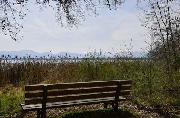 Wanderpause mit Seeblick