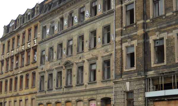 Auferstanden aus Ruinen?