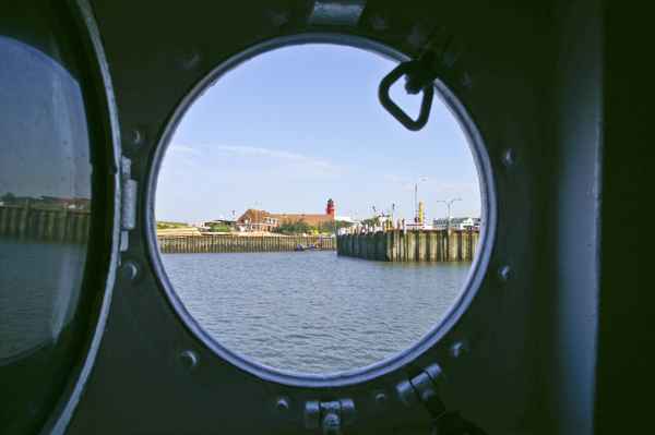 Blick auf Hafeneinfahrt von Büsum