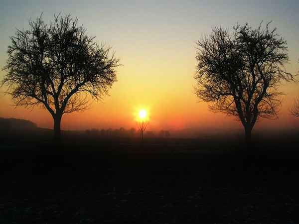 Sonnenuntergang im Spätherbst