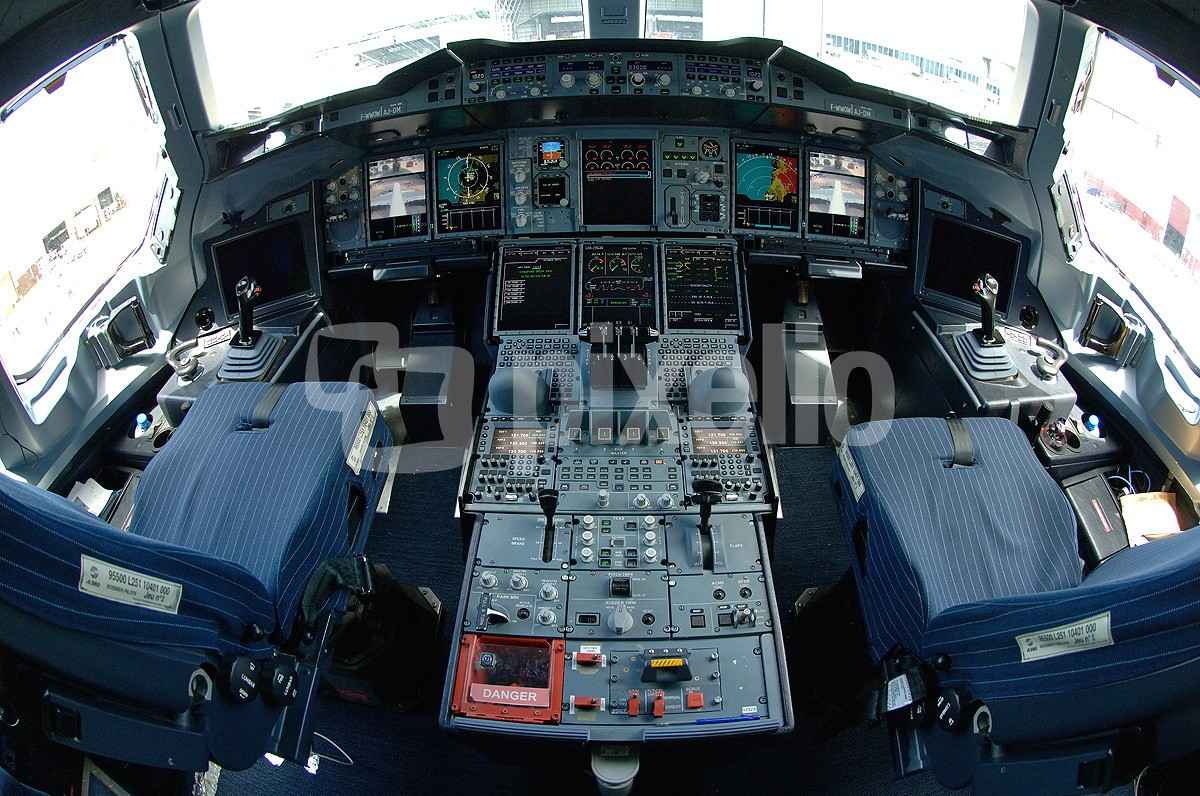 cockpit A380