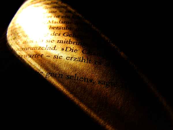 lesen unter der bettdecke... mit taschenlampe