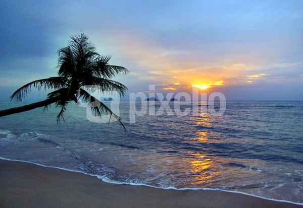 Sonnenuntergang am Strand von Koh Samui