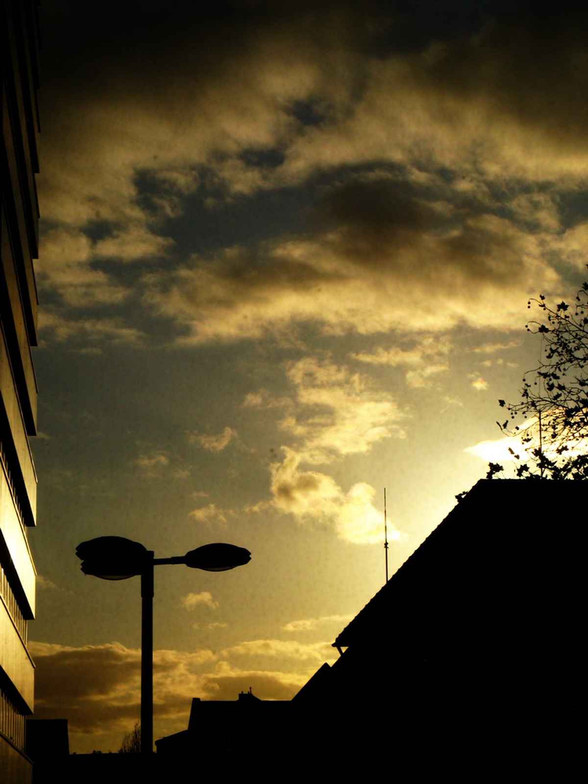 Himmel über den Häusern