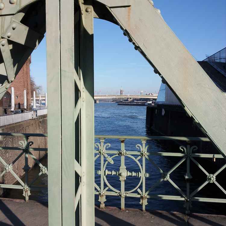 Brücke am Schokoladenmuseum Köln