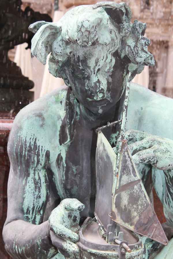 Hygieia- Brunnen Detail