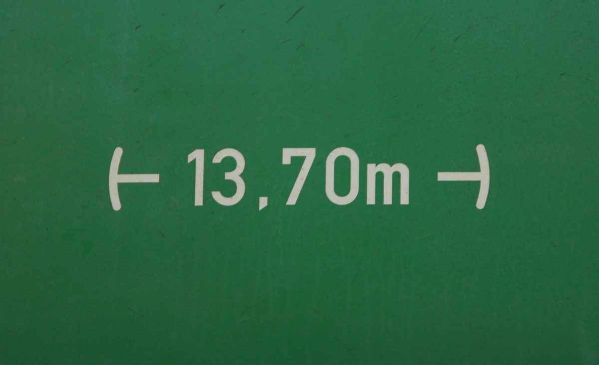 13,7m Länge über alles