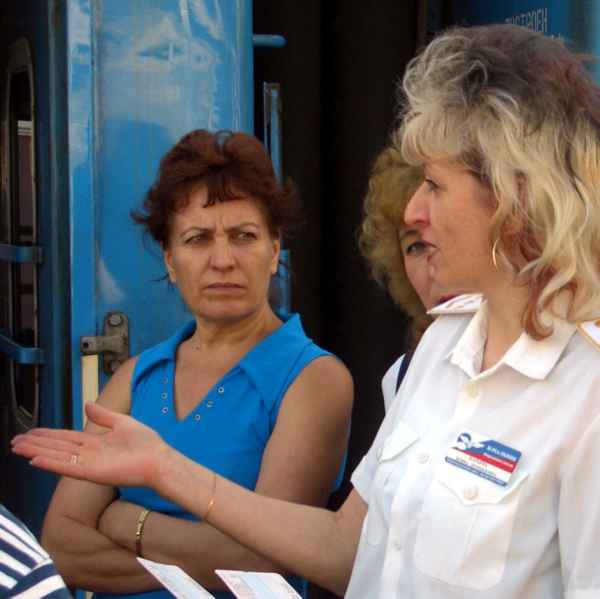 Die Zugleiterin von der TransSib (Transsibirische Eisenbahn)