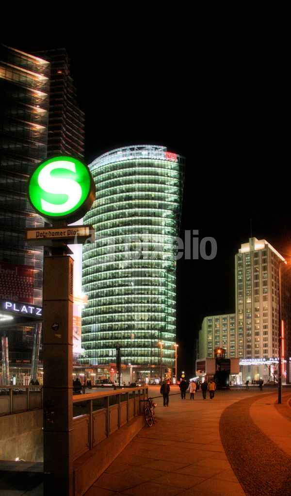 Abends am Potsdamer Platz
