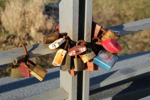 Ewige Liebe , oder Alte Liebe , Rostet... doch .