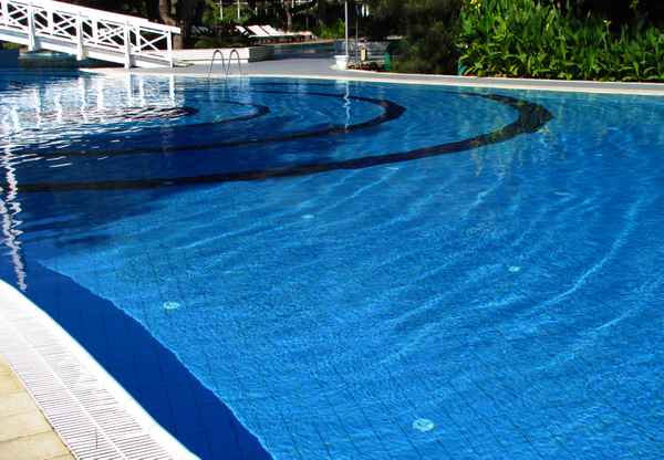 Urlaubs-Pool-Geniesserlandschaft