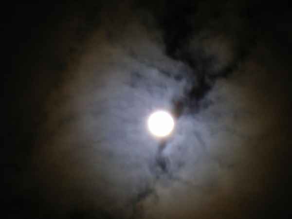 Mond I