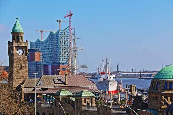 Landungsbrücken Hamburg Hafen