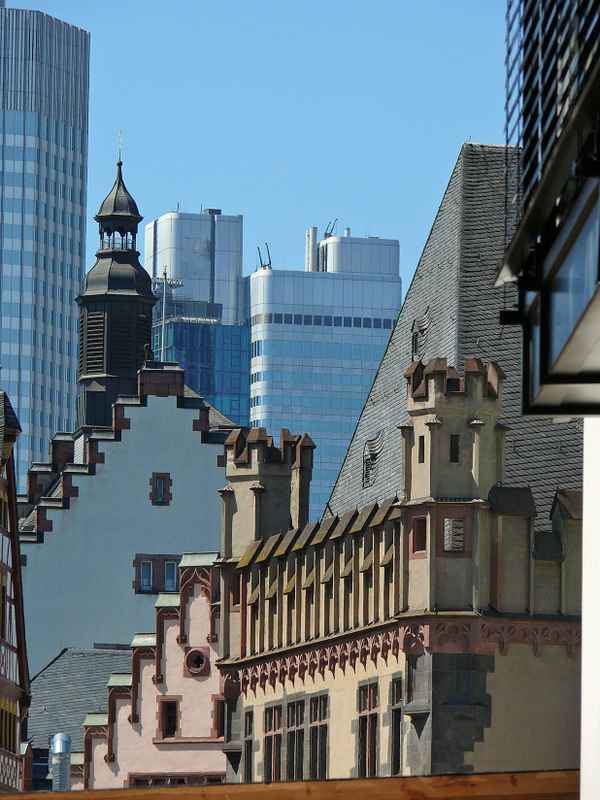 Ansichten einer Stadt .