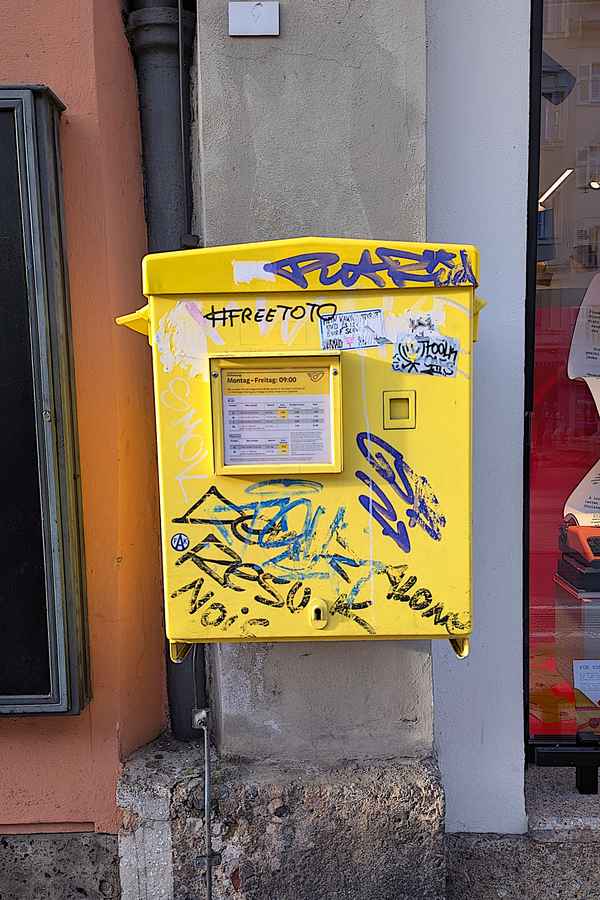 Moderner Briefkasten