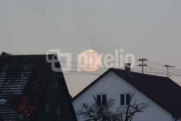 Der Mond ist aufgegangen