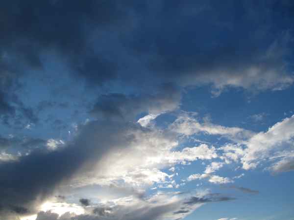 Schnell ziehende Wolken