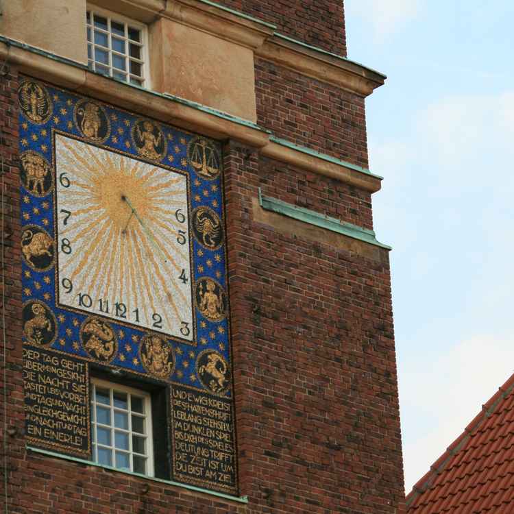 Sonnenuhr