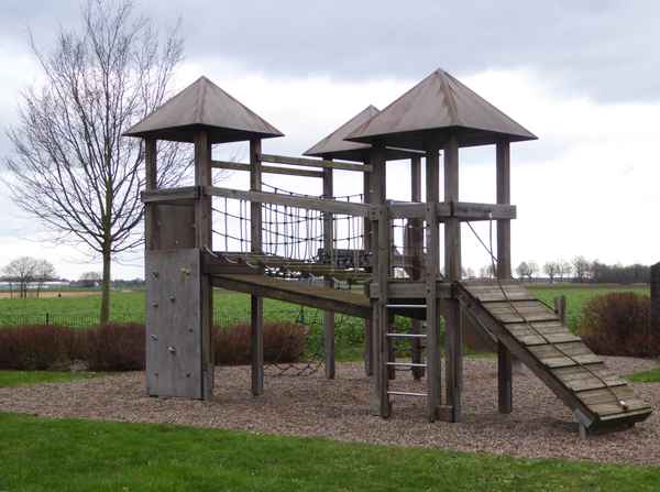 Spielplatz im Winter