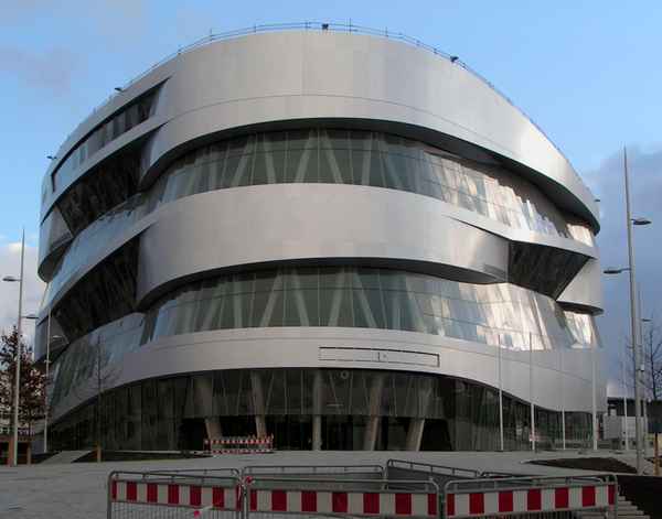 Mercedes-Benz Welt 03