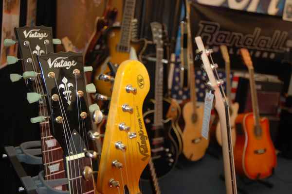 Drei Gitarren